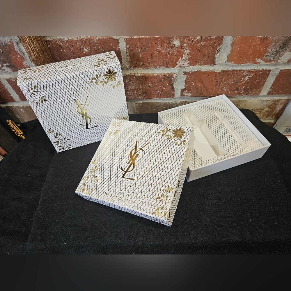 🖤Ysl empty box $50 new
